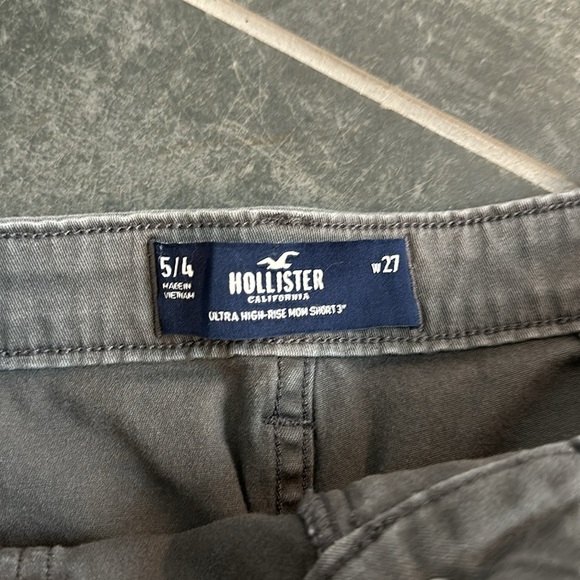 Hollister Ultra High Rise Mom Short - Picture 4 of 4